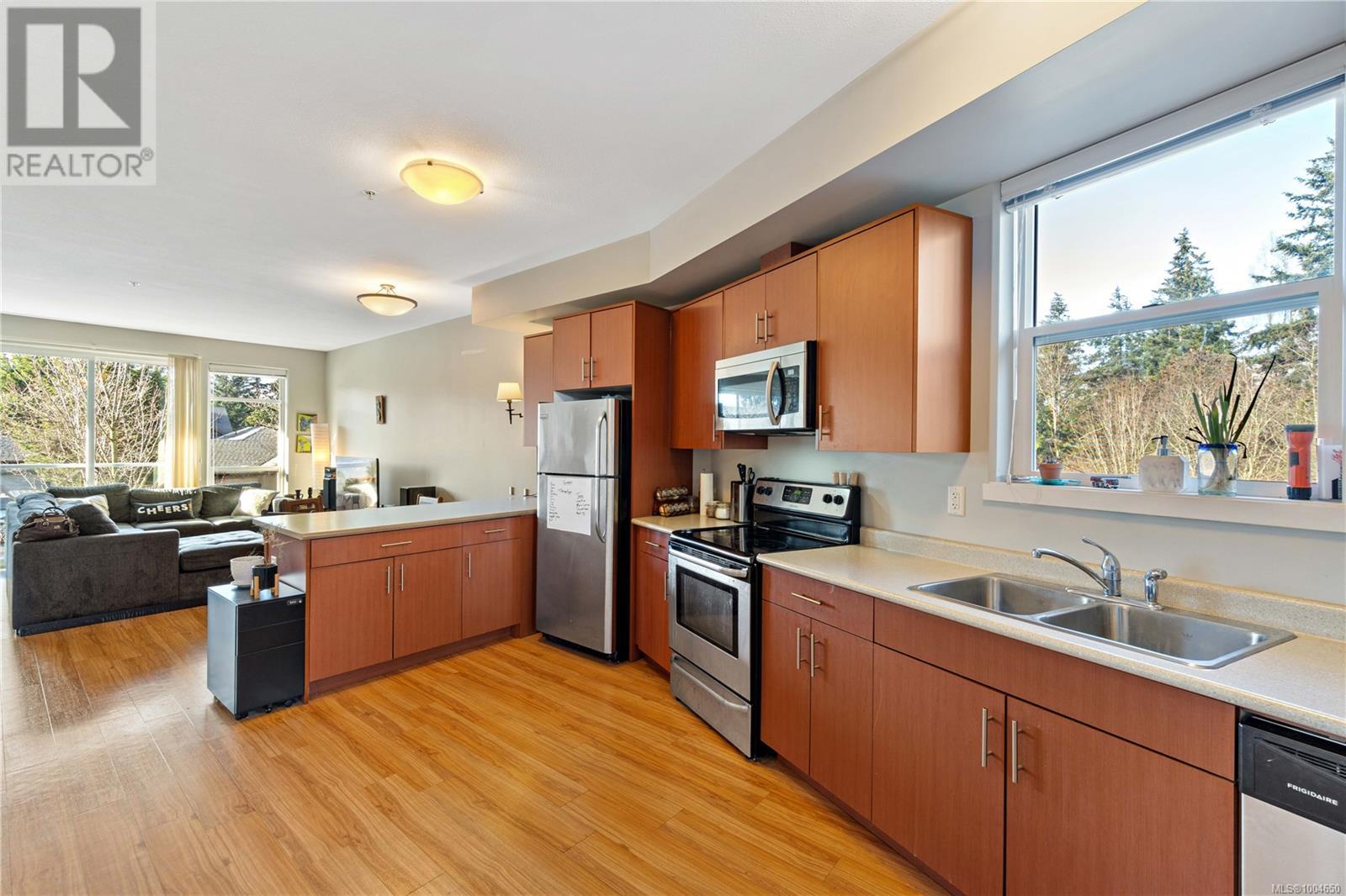 208 5170 DUNSTER RD
