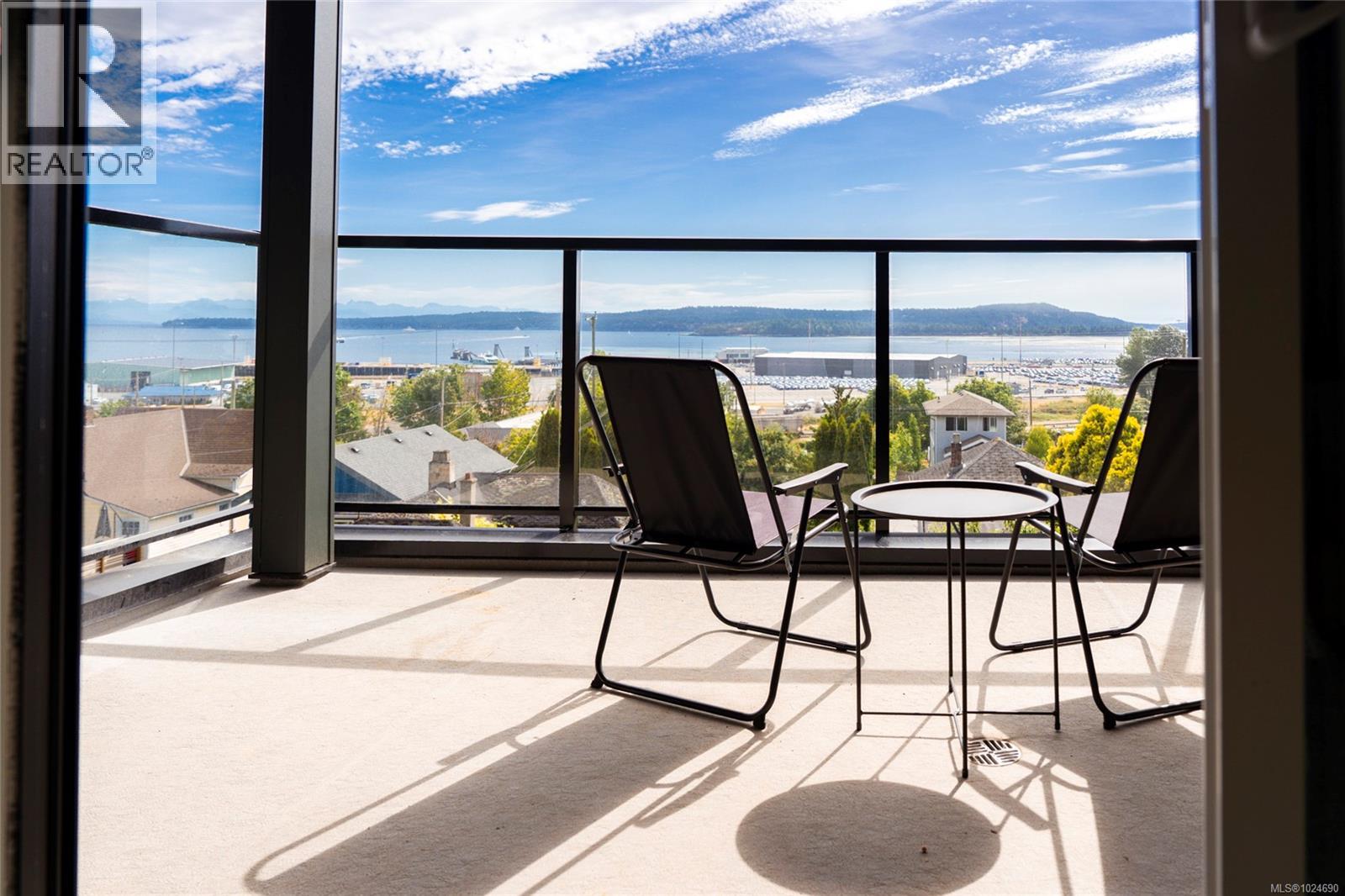 403 45 HALIBURTON ST