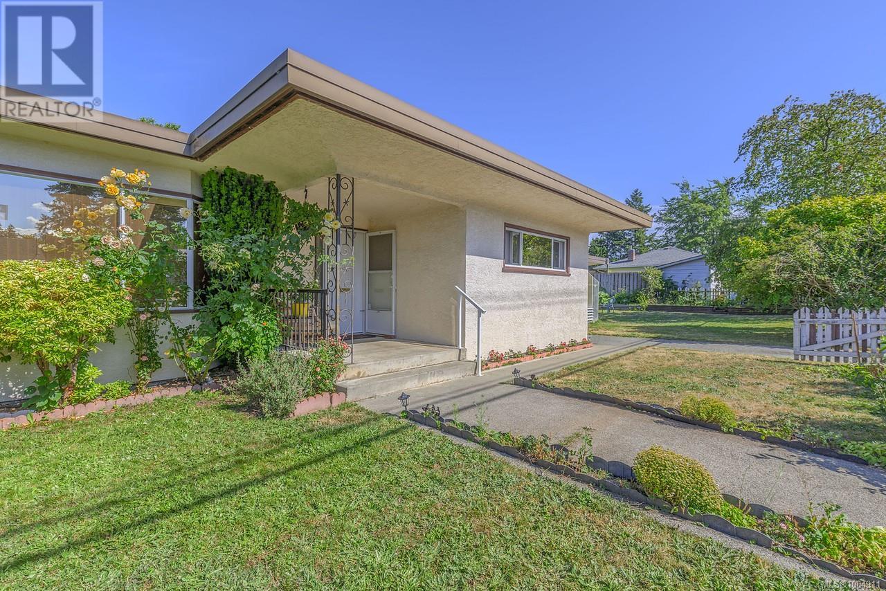 1212 WADDINGTON RD