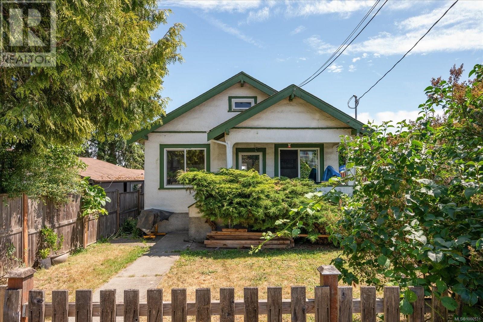 221 PRINCESS ST