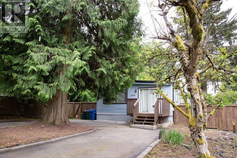 6091 PINE RIDGE CRES