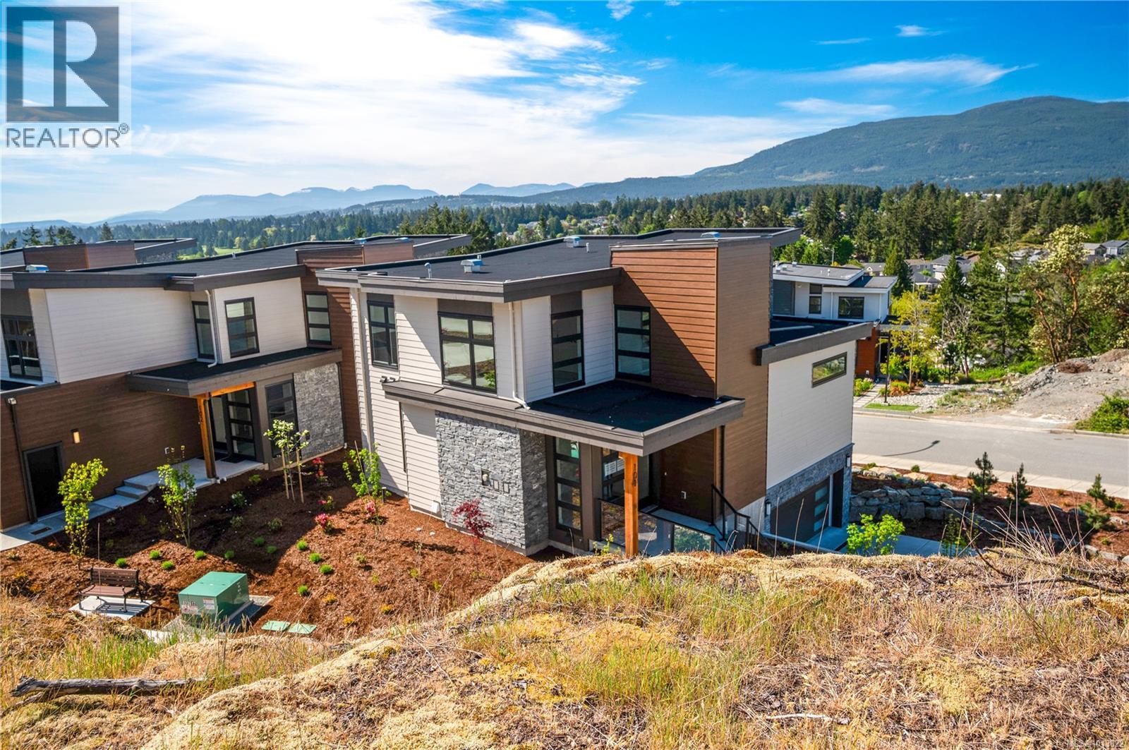 101 1220 MANZANITA PL