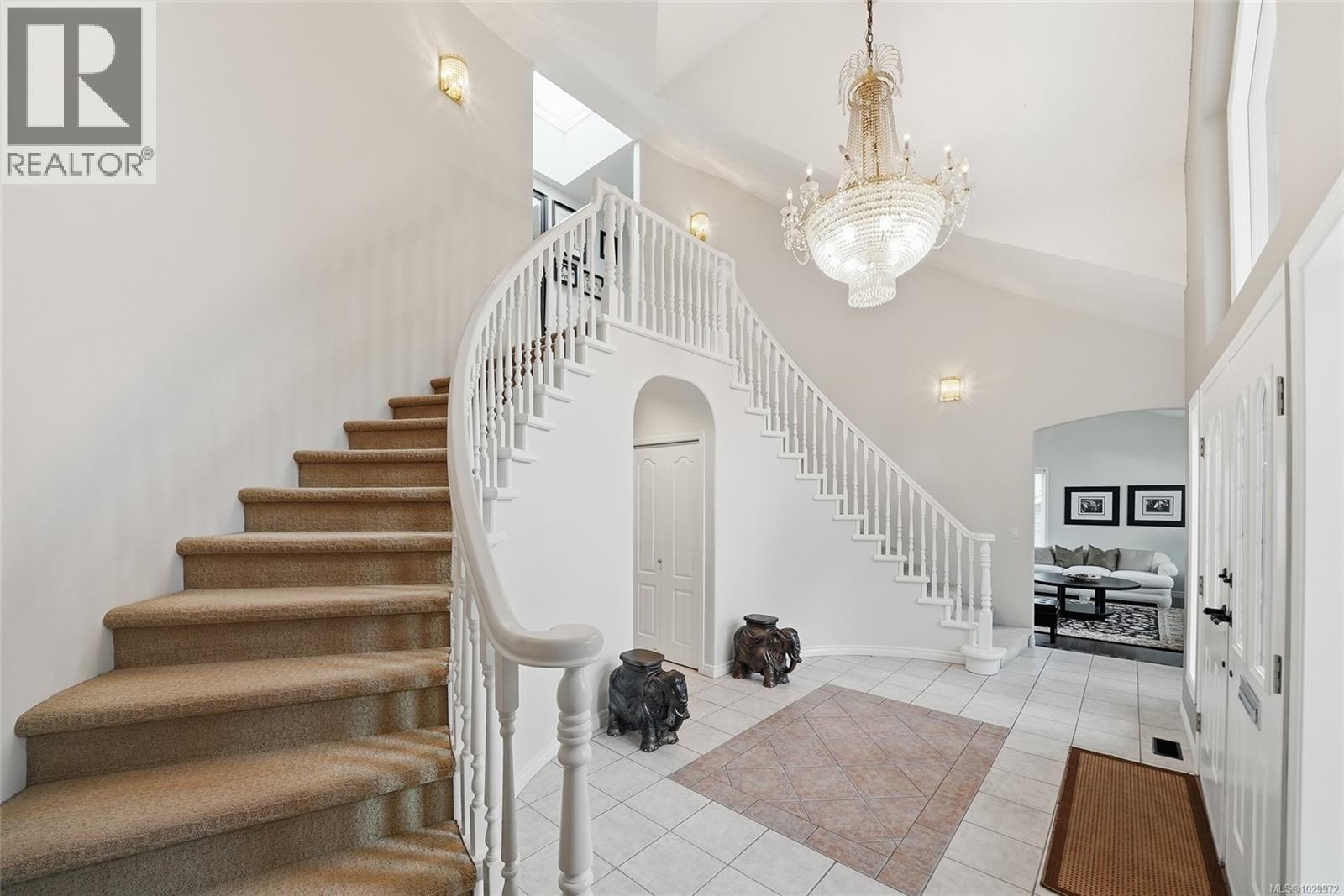 296 CILAIRE DR