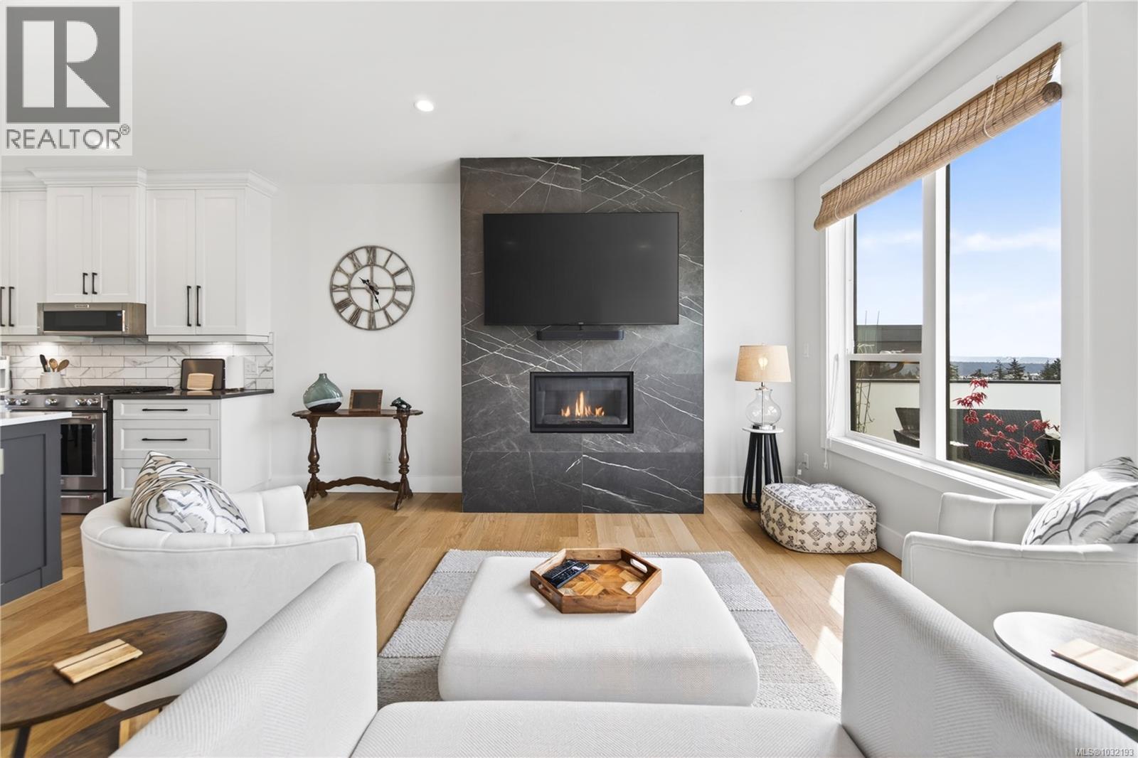 103 1217 MANZANITA PL