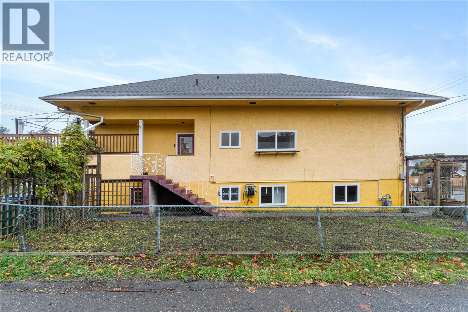 534 NICOL ST