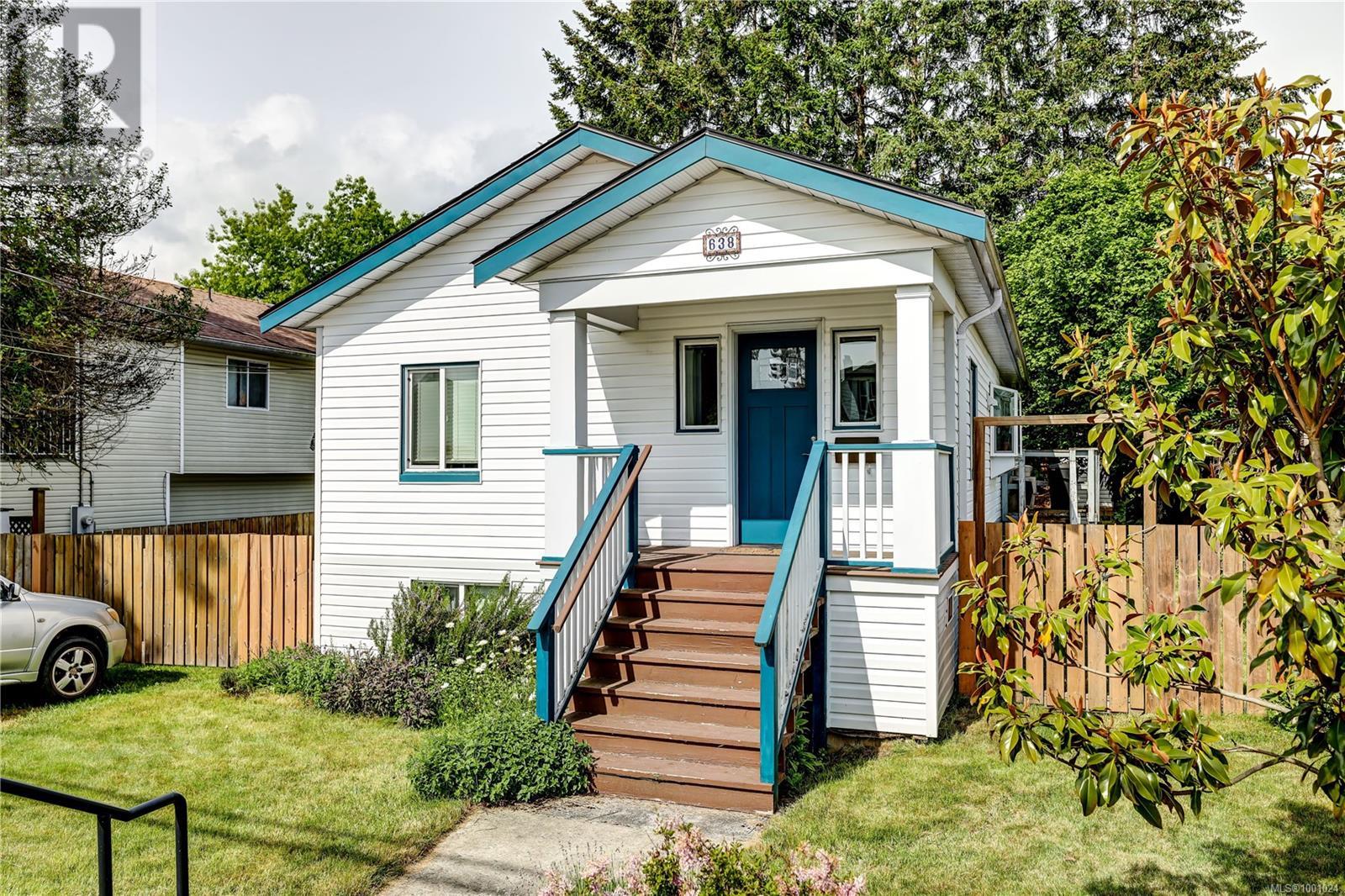 638 VICTORIA RD