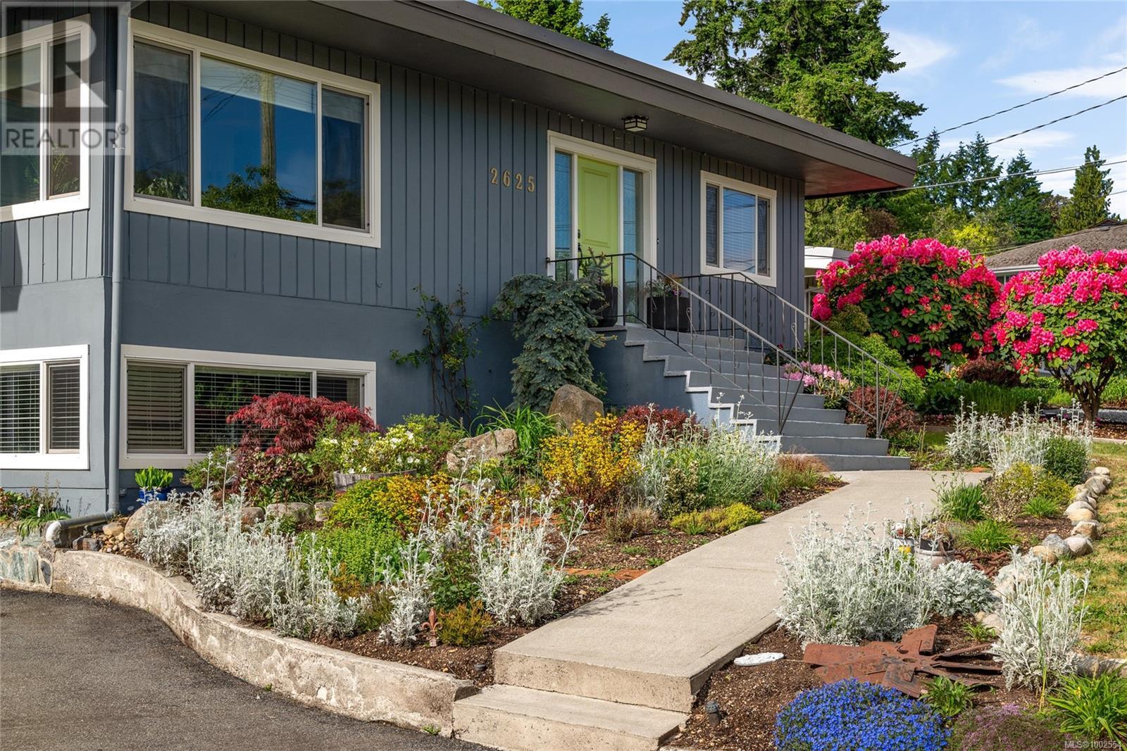 2625 LYNBURN CRES
