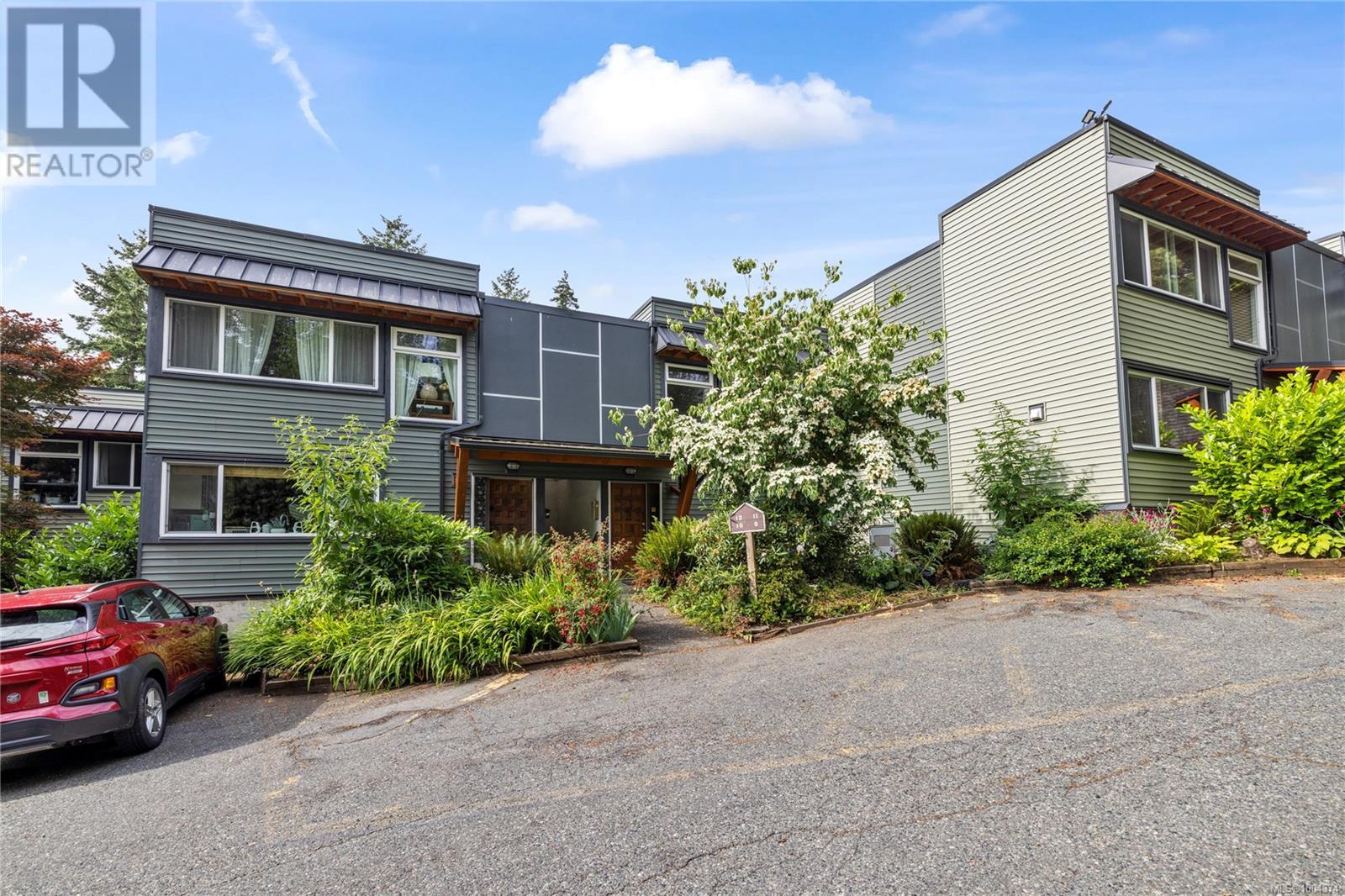 10 111 WALL ST