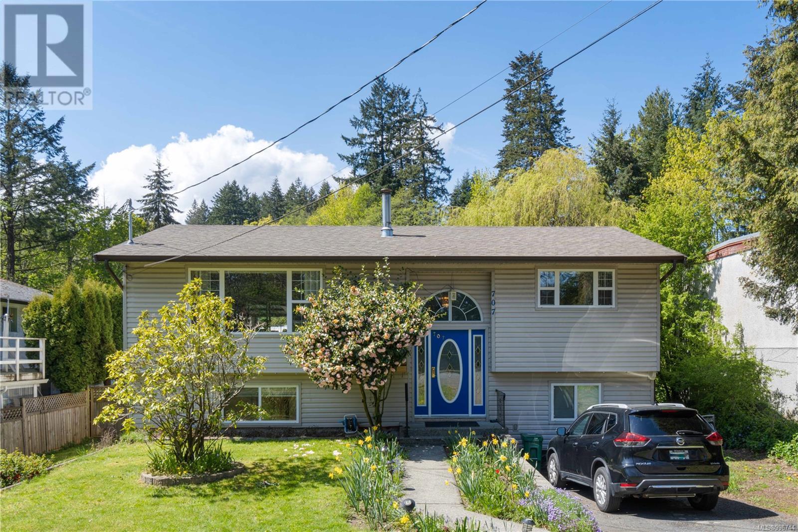 707 HOWARD AVE