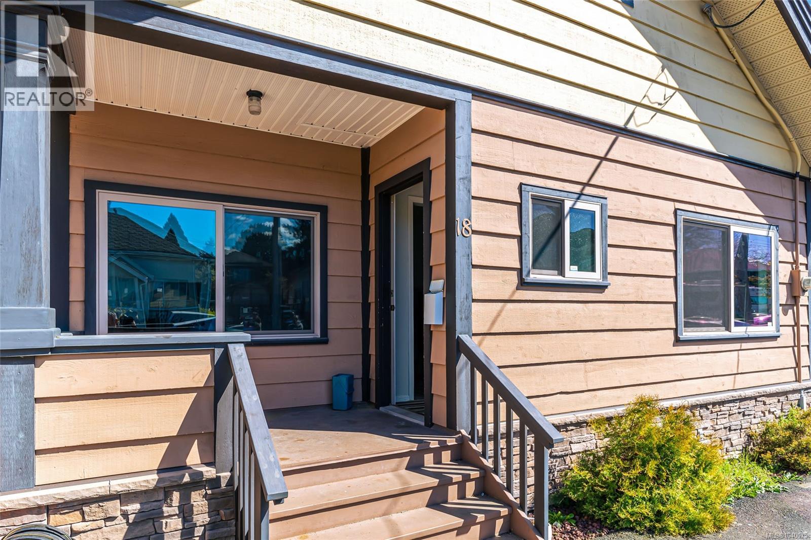 18 GILLESPIE ST S