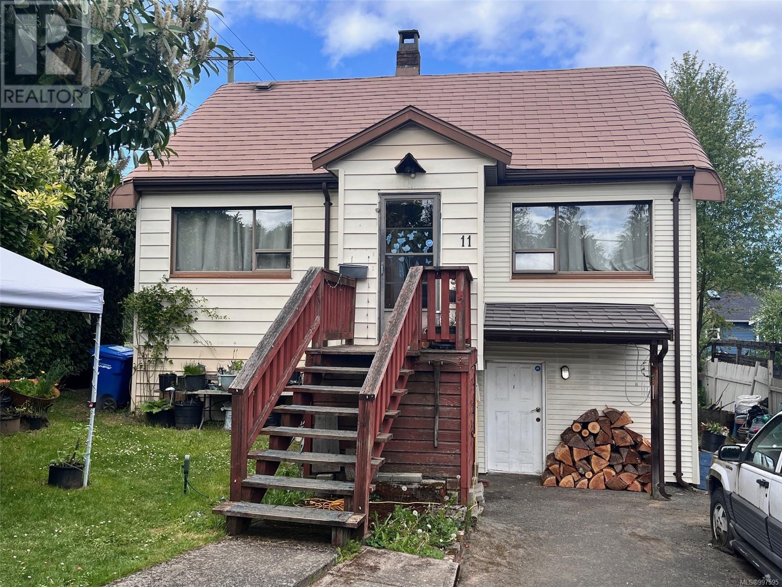 11 ROSAMOND ST