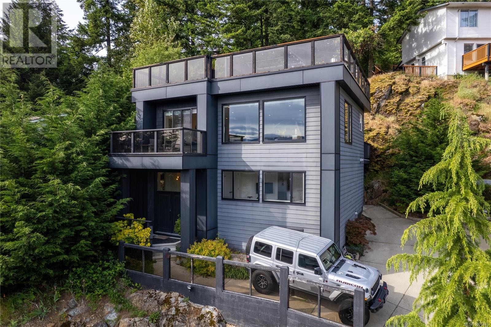 241 WOODHAVEN DR