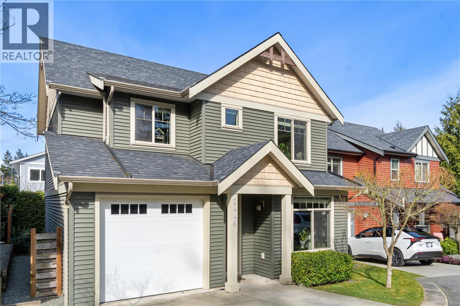 2446 YORK CRES