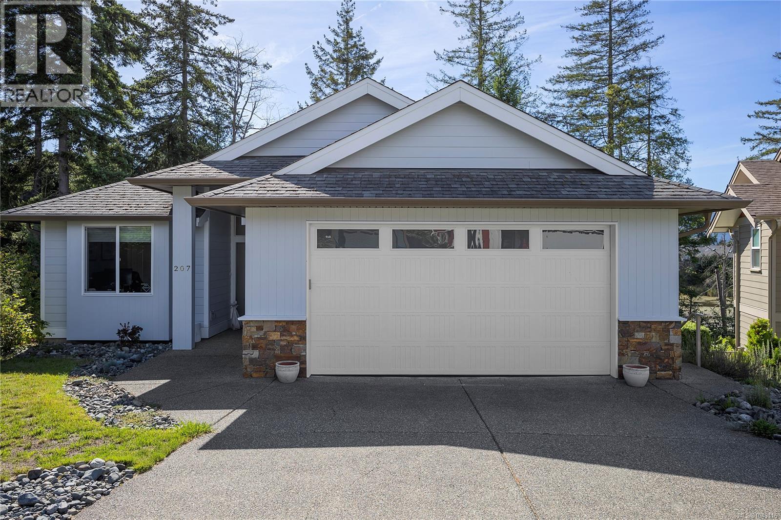 207 LINSTEAD PL