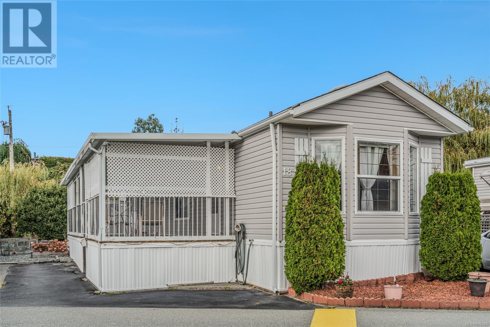 18 6245 METRAL DR