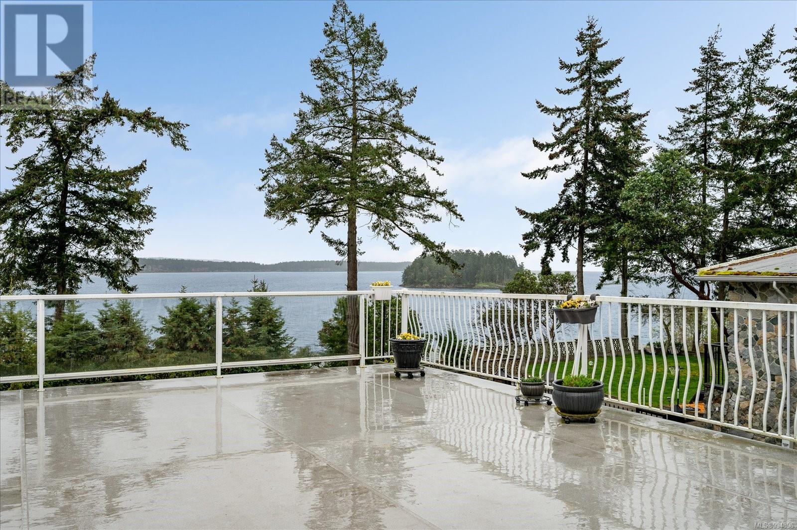 1424 SEASPRAY BLVD