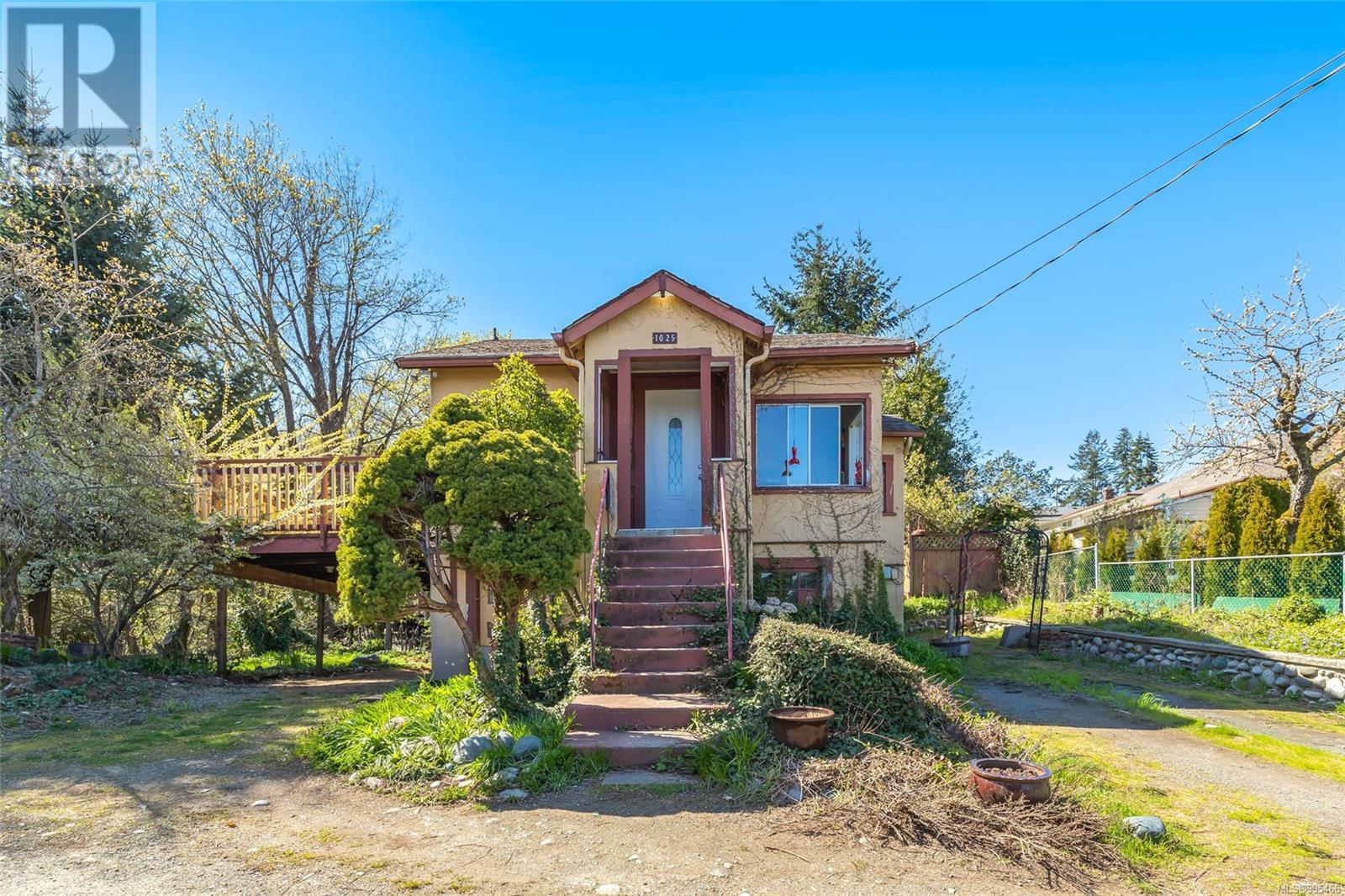1025 VANCOUVER AVE