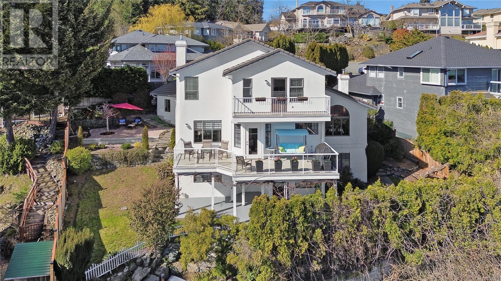 3279 CORDOVA BAY