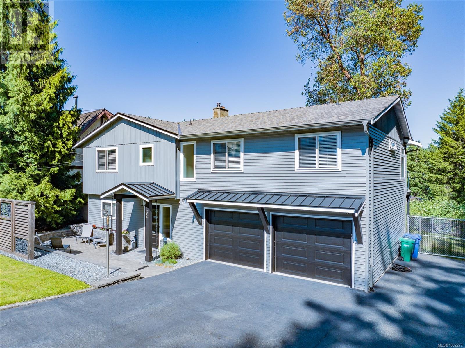 388 TRINITY DR
