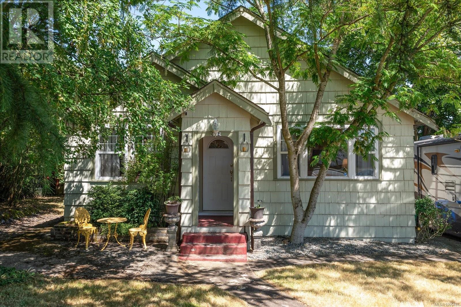 612 FOURTH ST