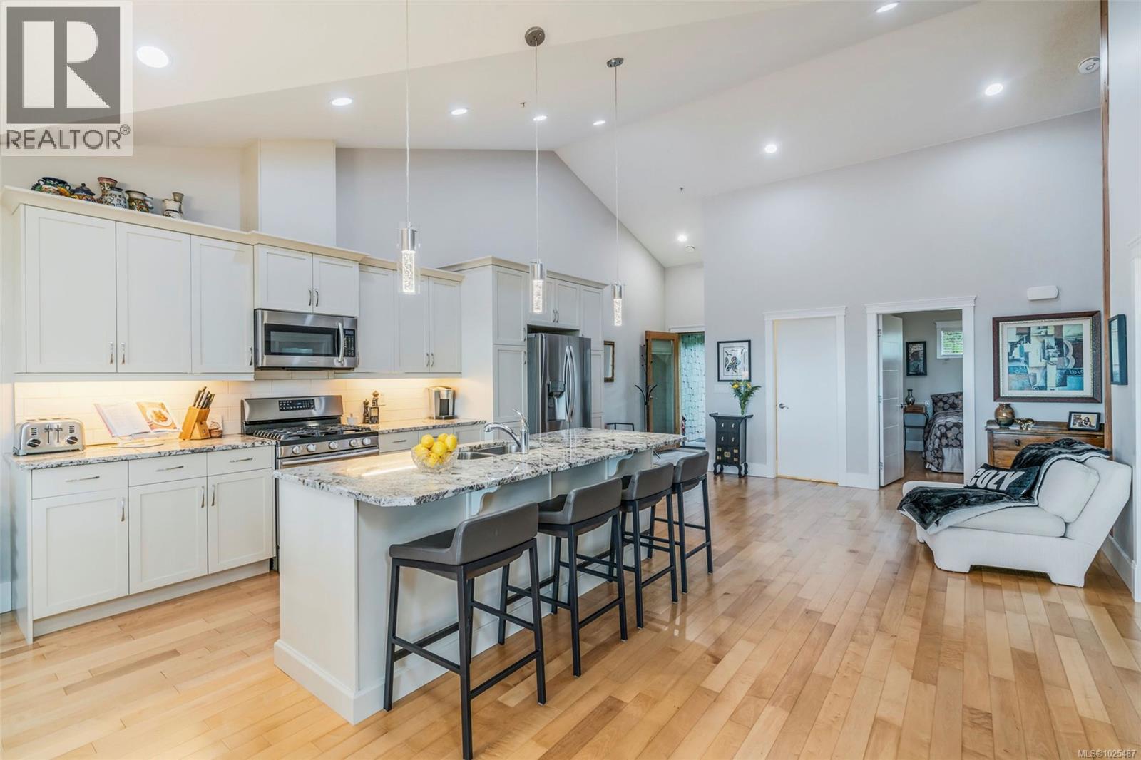 202 679 TERMINAL AVE