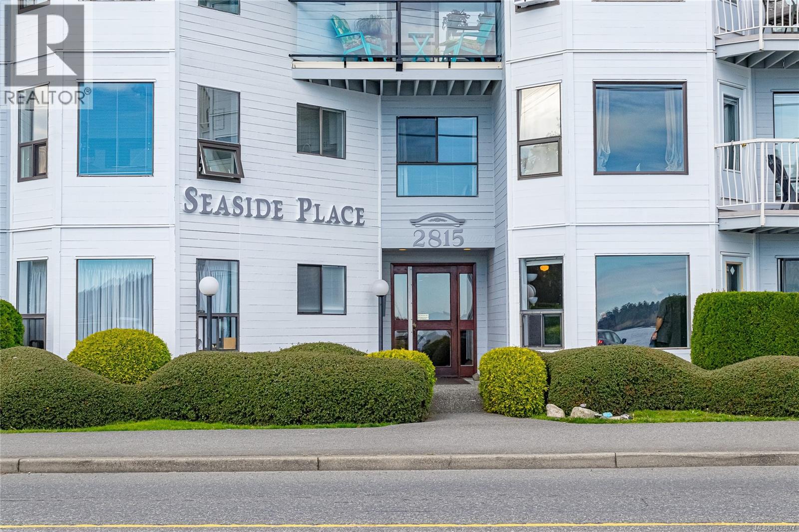 310 2815 DEPARTURE BAY RD