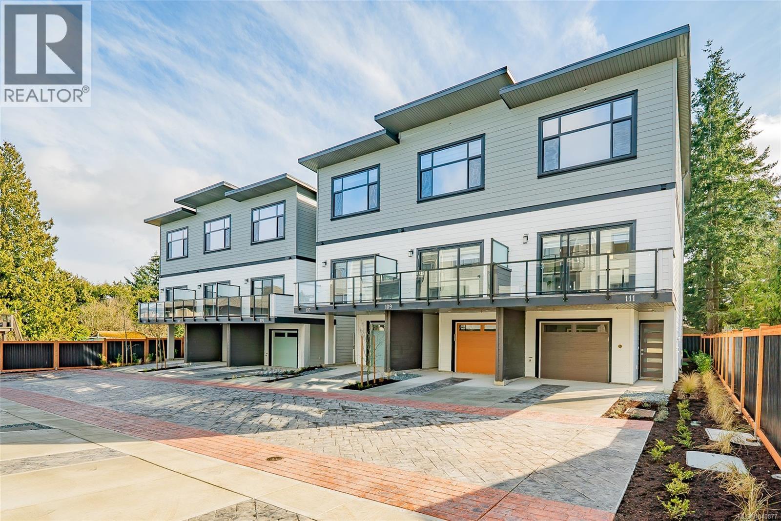 107 1615 NORTHFIELD RD