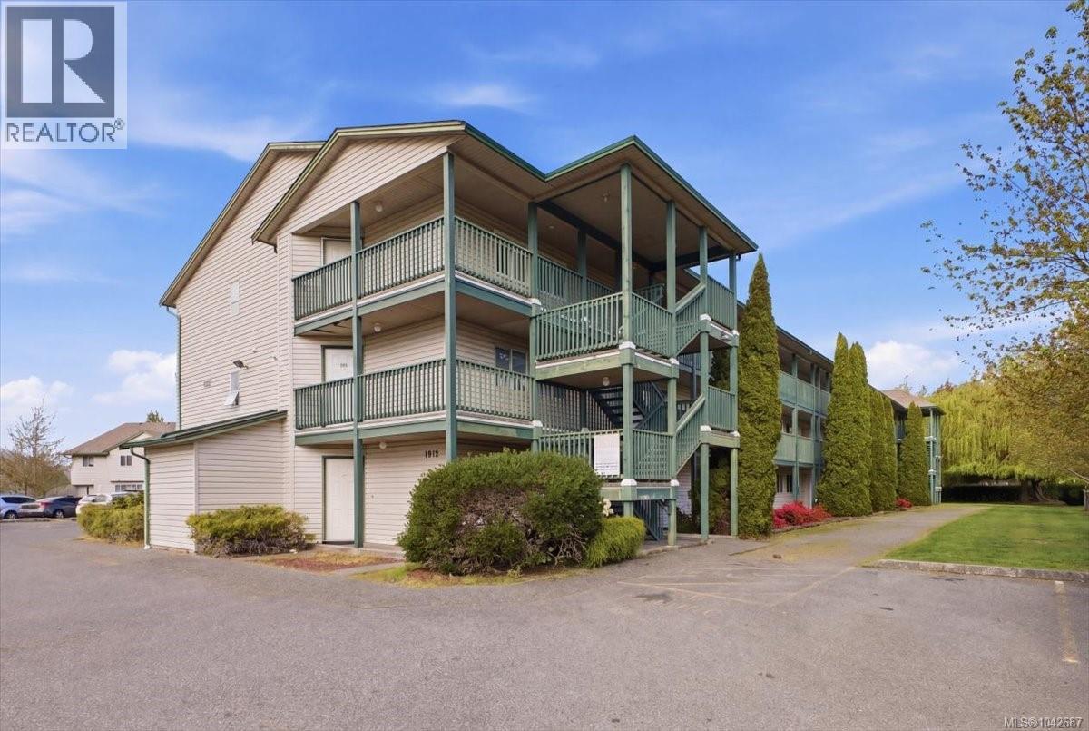 208 1912 BOWEN RD