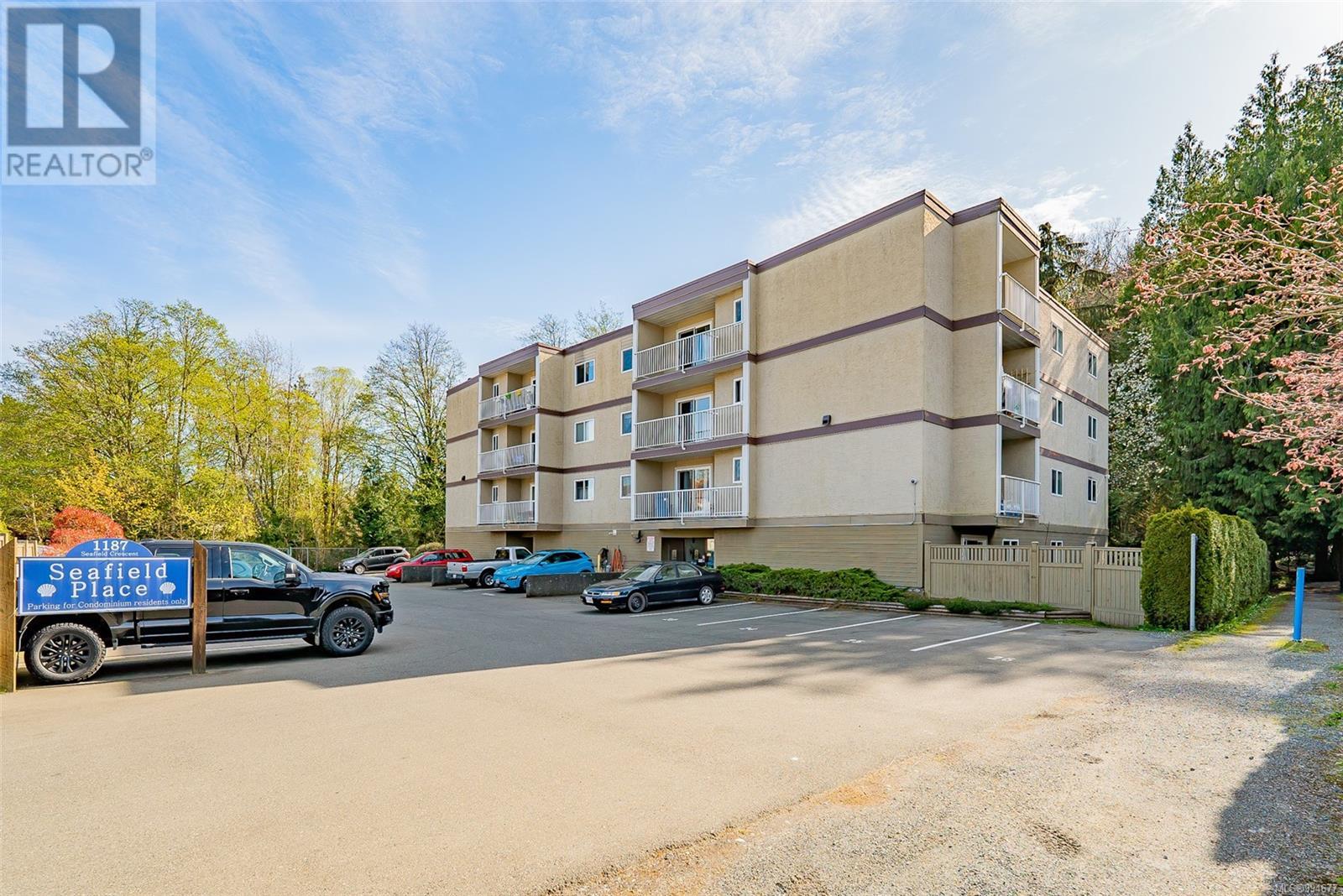 104 1187 SEAFIELD CRES