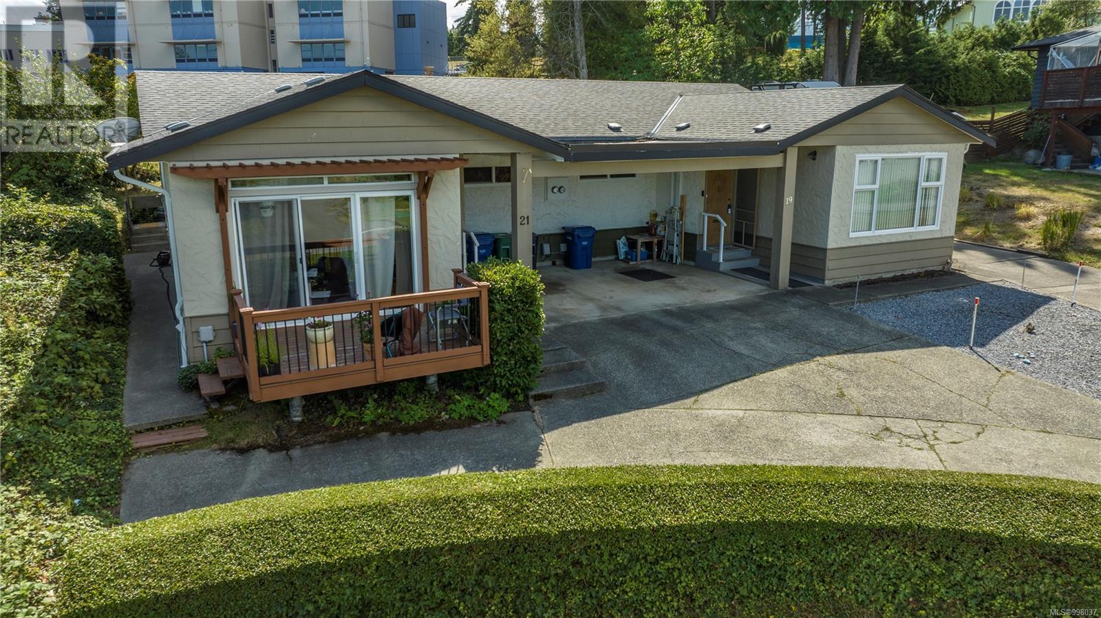 19-21 CILAIRE DR