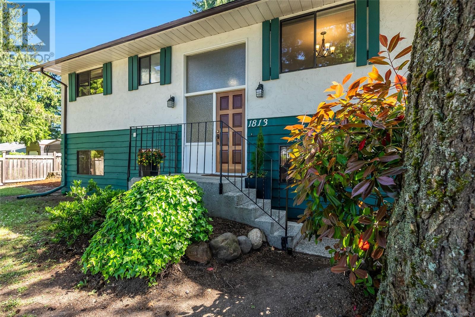 1813 MEADOWLARK CRES