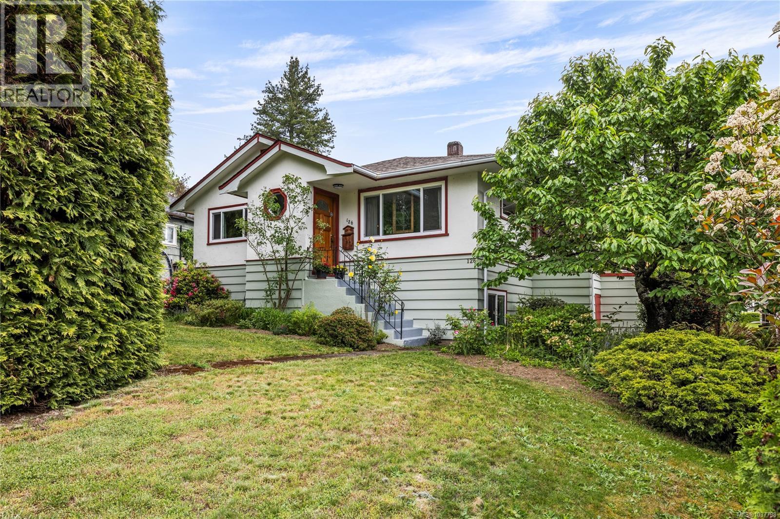 126 HOWARD AVE