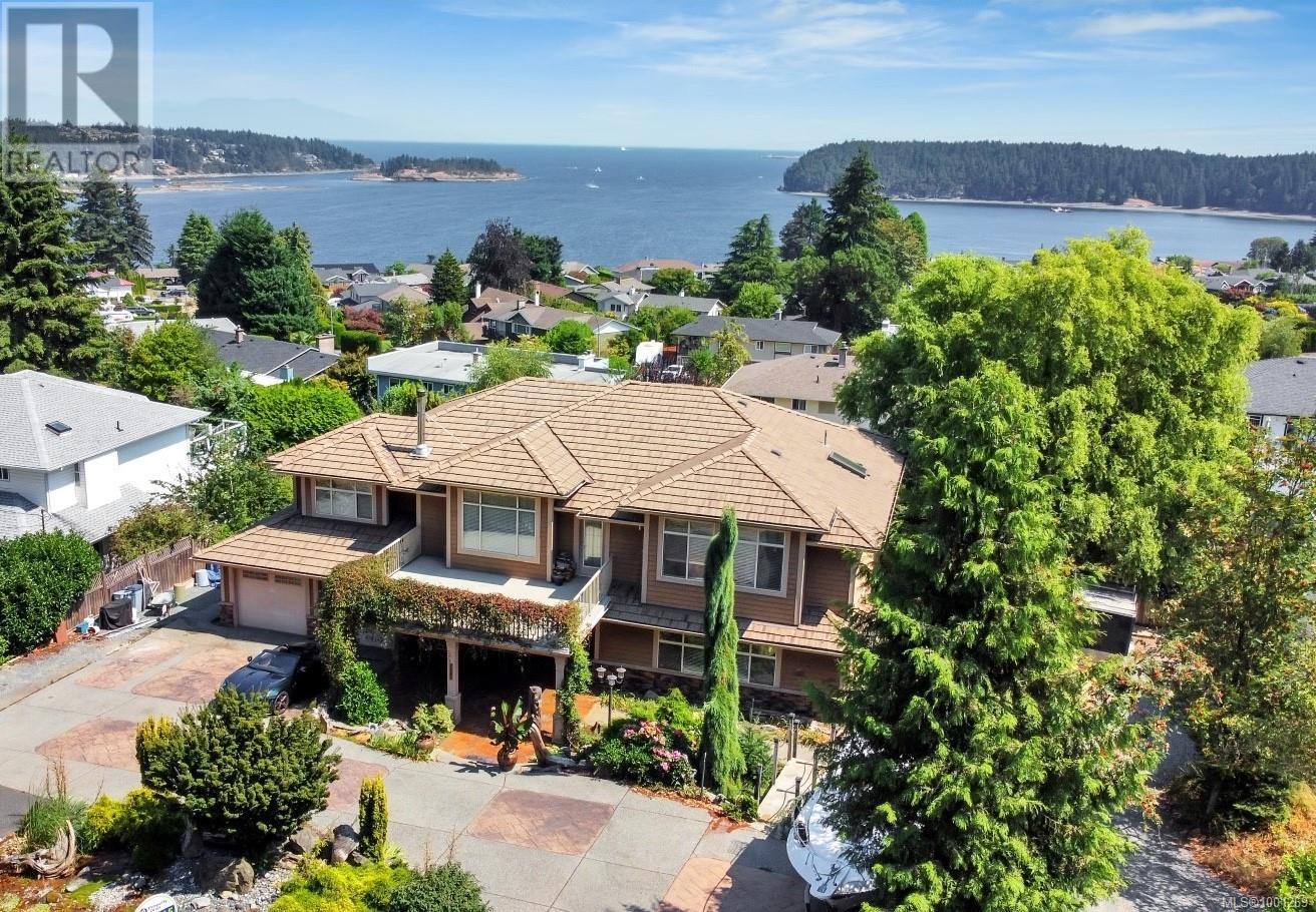 2406 DEPARTURE BAY RD