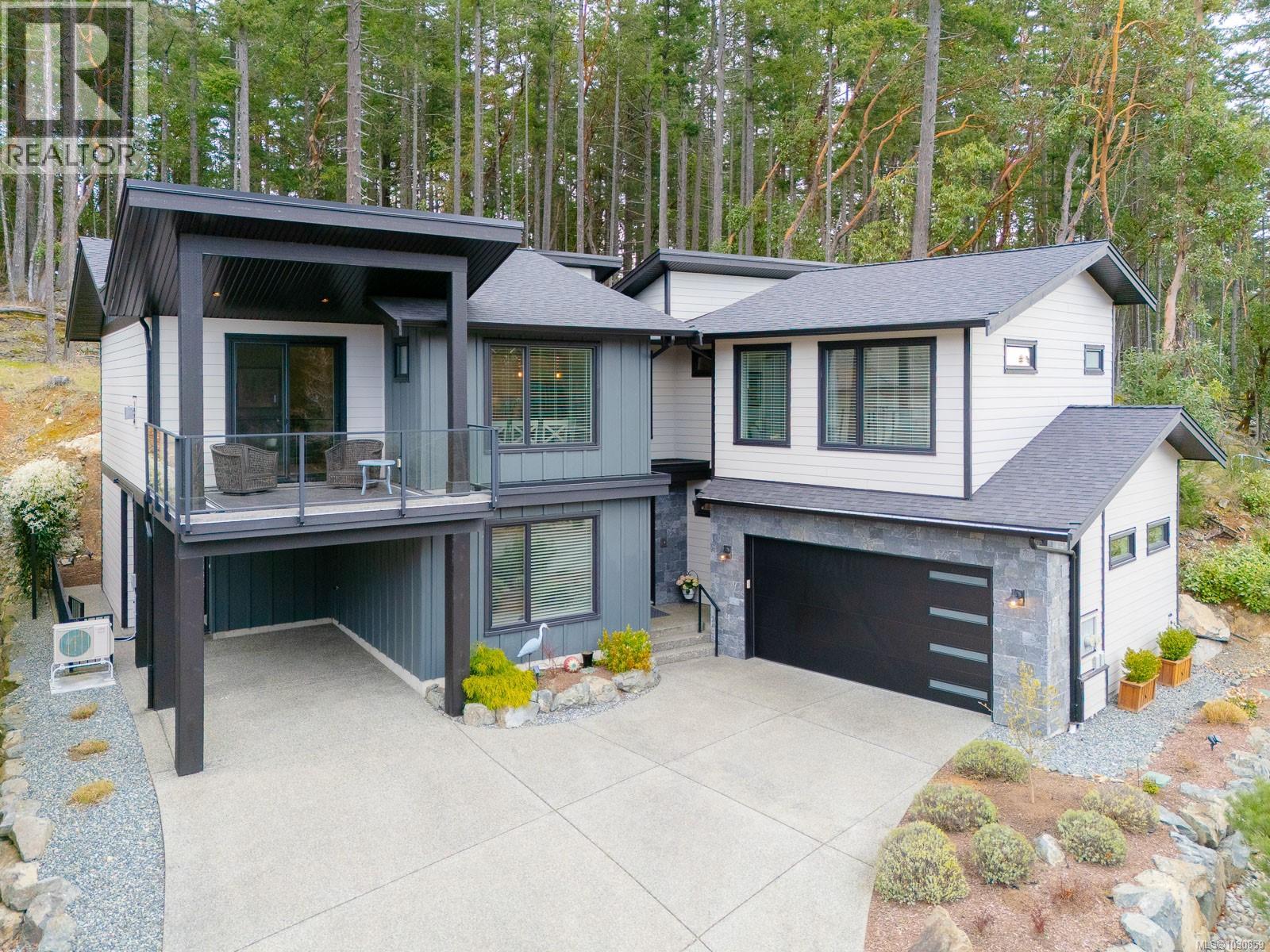 3829 GLEN OAKS DR