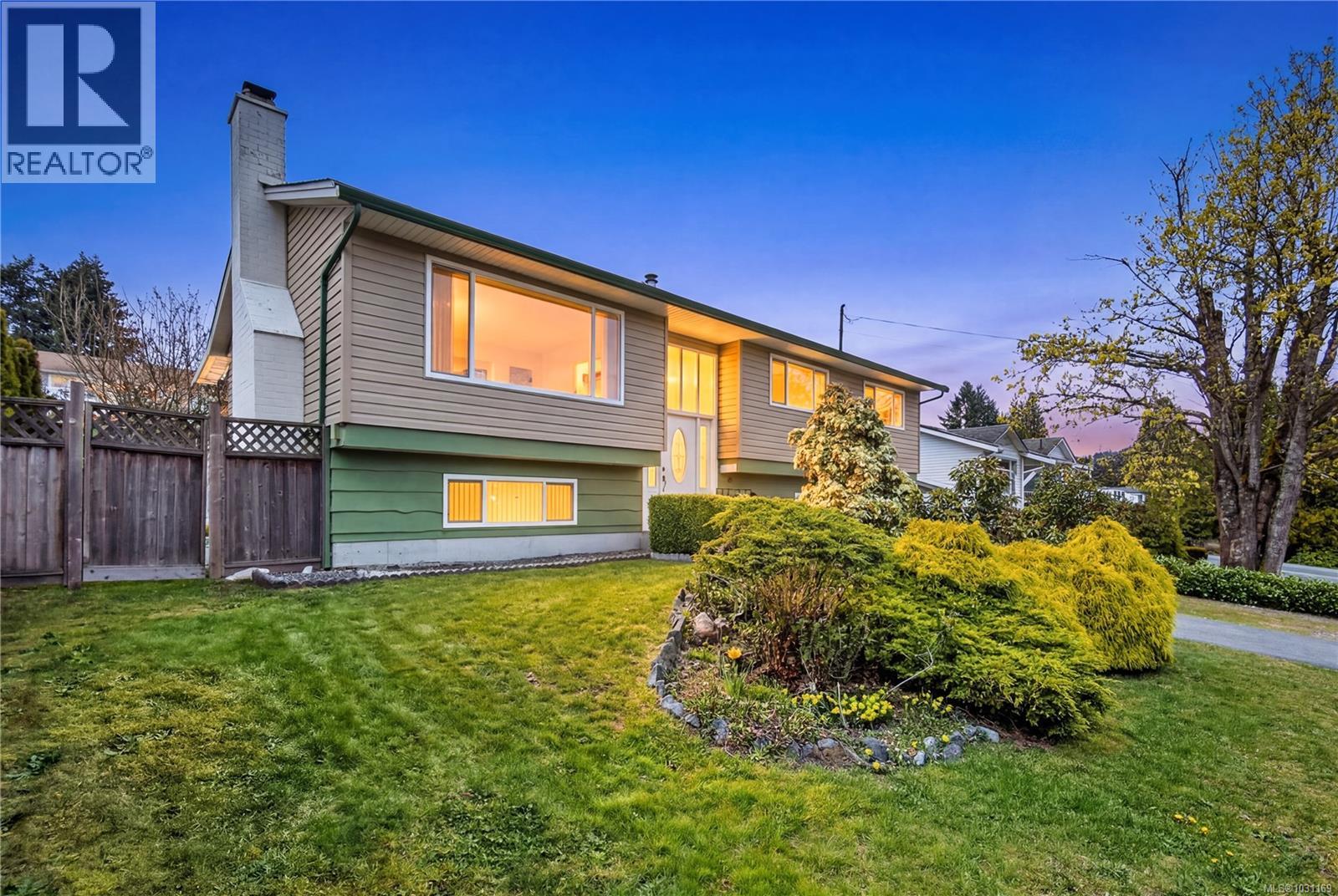 3121 COUNTRY CLUB DR