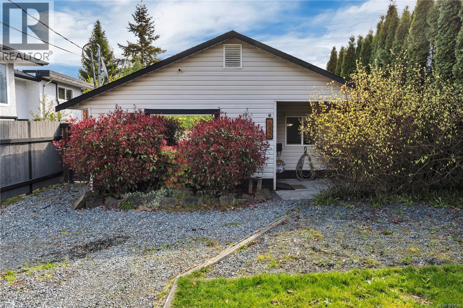 682 BRUCE AVE