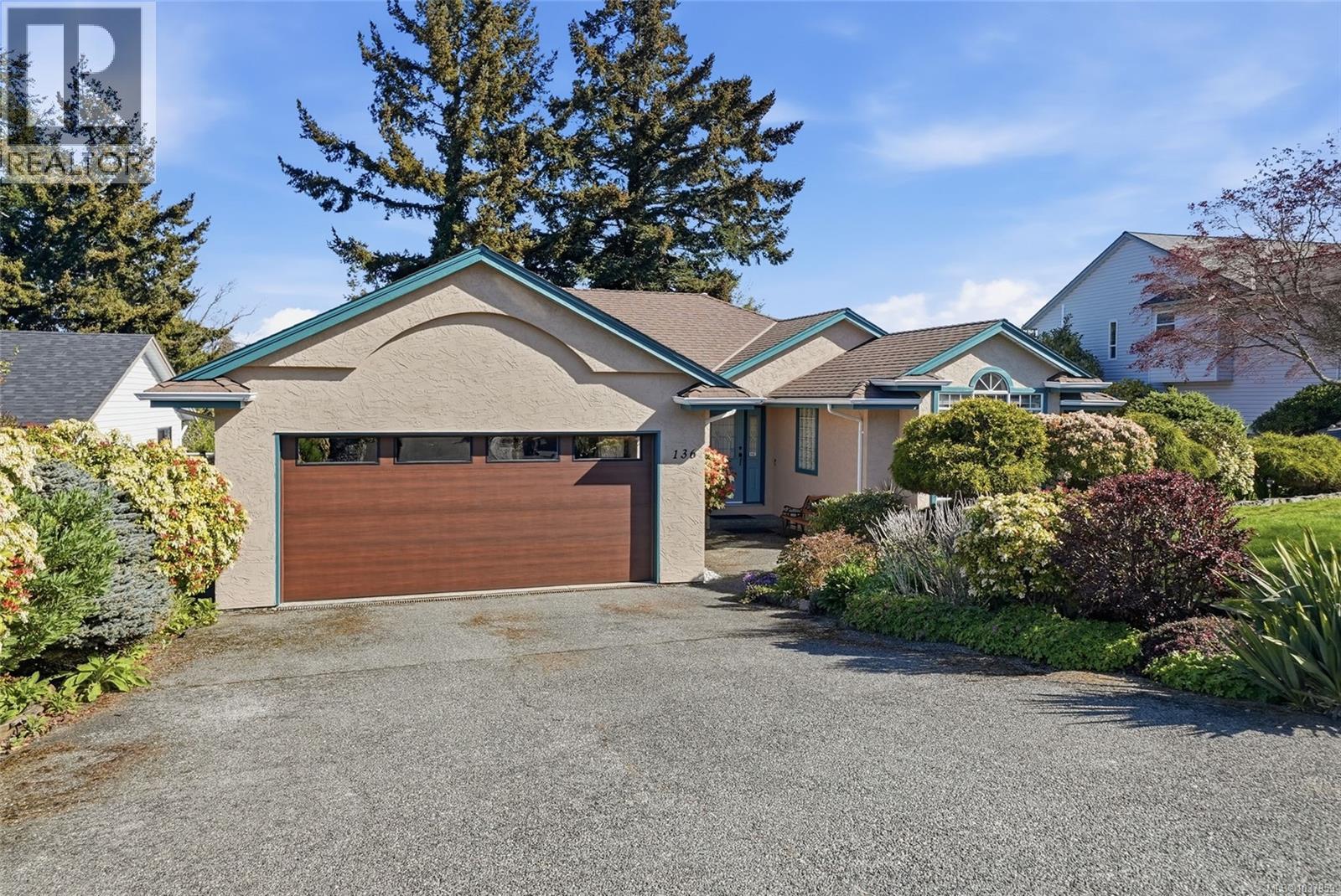 136 HERITAGE DR