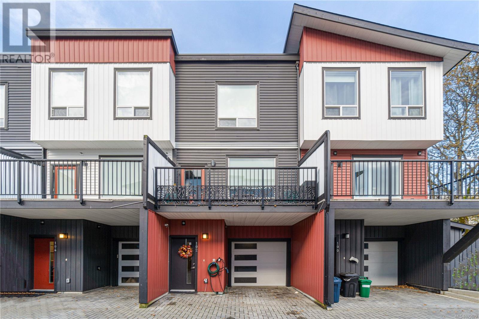 102 1726 KERRISDALE RD