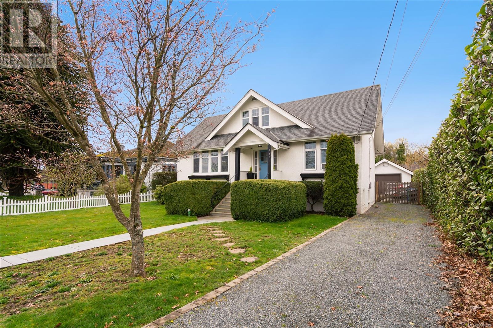 245 VANCOUVER AVE