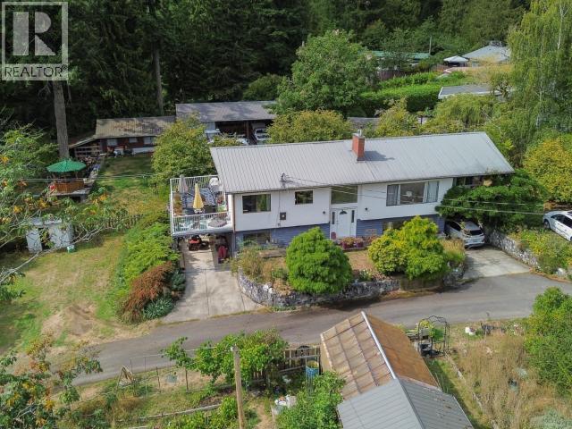 7889 HIGHWAY 101 POWELL RIVER home for sale
