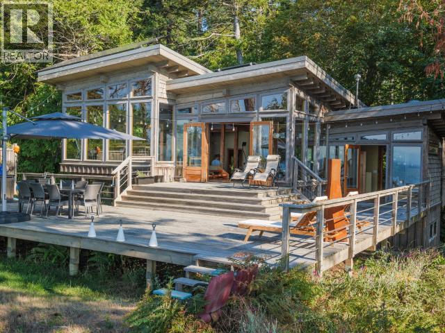1586/1592 VANCOUVER BLVD SAVARY ISLAND home for sale