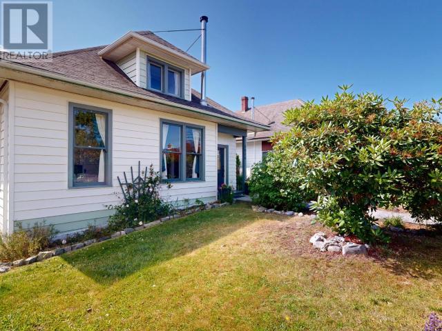  homes for sale - 5826 Aspen Ave, Powell River |  Powell River