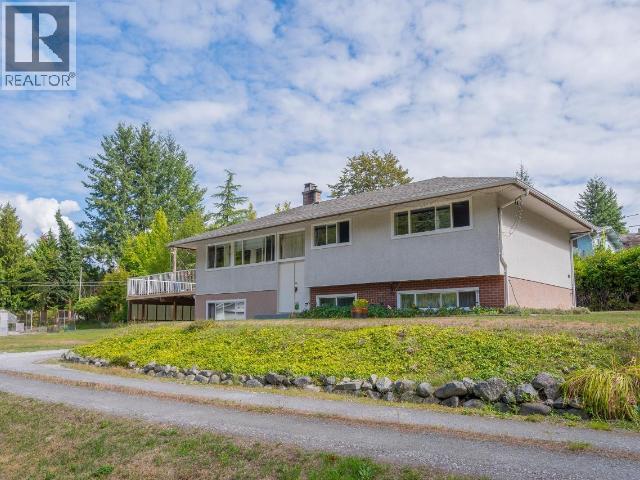 7151 BOSWELL STREET POWELL RIVER home for sale