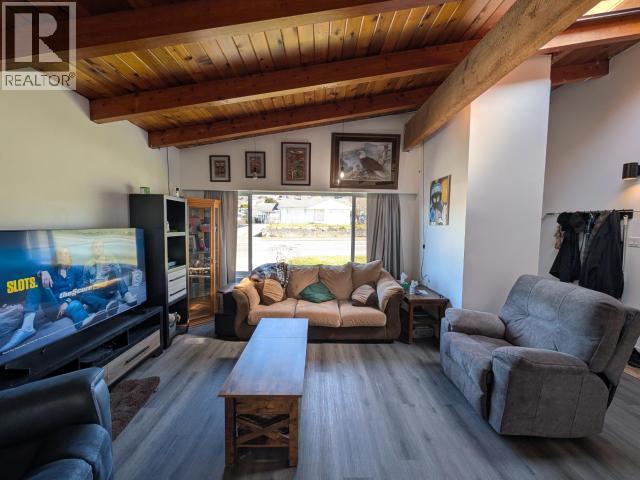 4029 JOYCE AVE POWELL RIVER home for sale