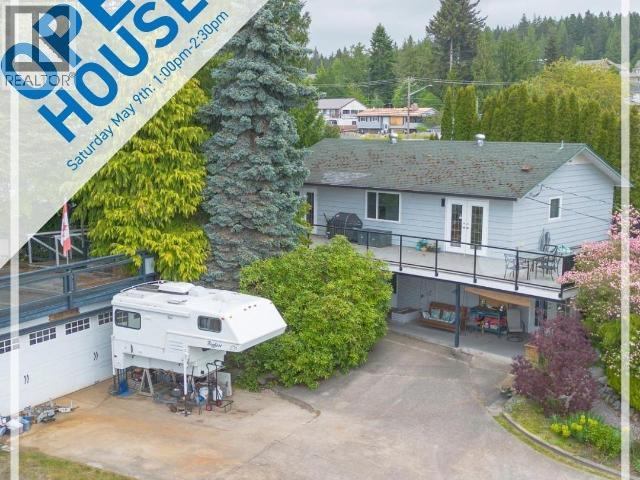 6975 TERRACE STREET POWELL RIVER home for sale