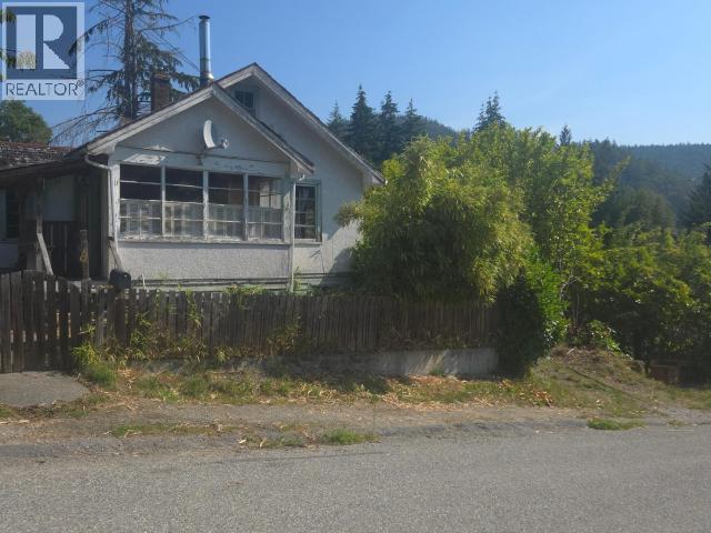 6889 DRAKE STREET POWELL RIVER home for sale