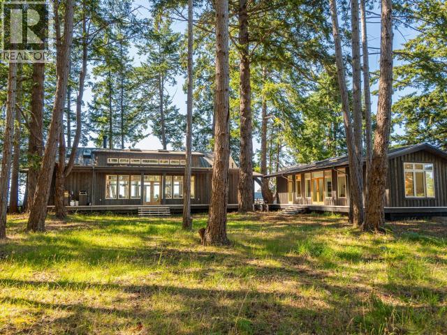 920/16 SPILSBURY DRIVE SAVARY ISLAND home for sale