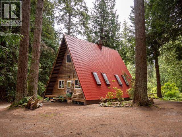 10147 SERENDIPITY ROAD POWELL RIVER home for sale