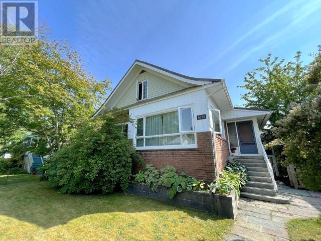  homes for sale - 6336 Poplar Street, Powell River |  Powell River