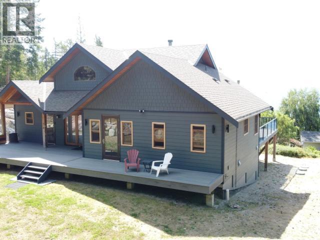 8116 EMMONDS ROAD POWELL RIVER home for sale